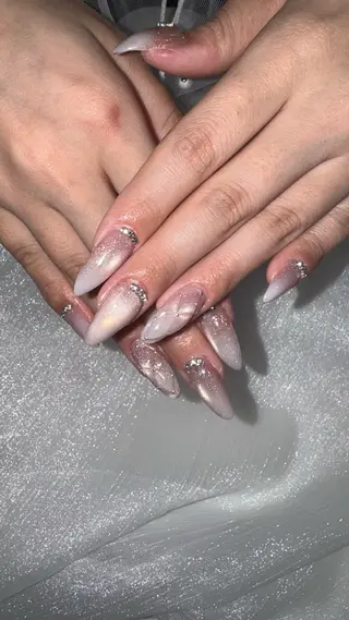 ネイル nail salon　neige所属・向井 唯紀世のネイルデザイン