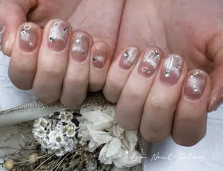 ショート ネイル Lea NAILsalon所属・Le’a NailSalonのネイルデザイン