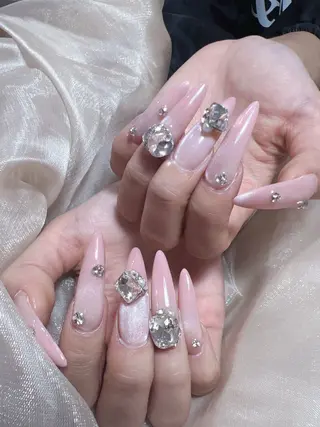 ネイル &ME シシのネイルデザイン