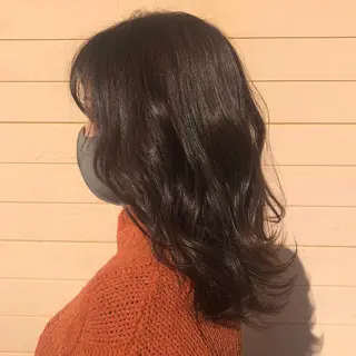 ミディアム カラー 川元 汐音のヘアスタイル