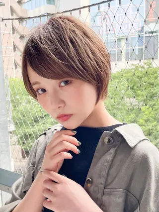 ショート ショートヘア くすみカラー、大場猛のヘアスタイル