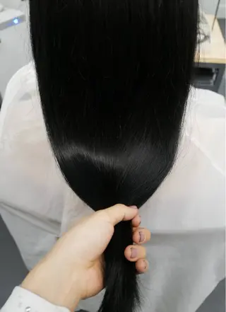 セミロング モリ ナツルのヘアスタイル