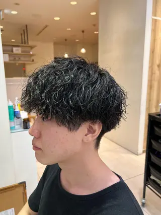 ショート メンズパーマ 岩成健志郎のヘアスタイル