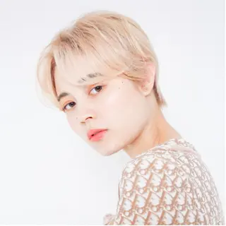 ショート ブリーチなしダブル/ レイヤーカット 小棹のヘアスタイル