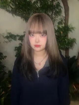 ロング AIRA/ブリーチ ‪/透明感カラーのヘアスタイル