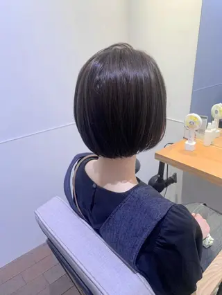 セミロング カラー GO TODAY SHAiRE SALON 梅田店所属・赤み消しカラー/ボブ チャネリングカットのヘアスタイル
