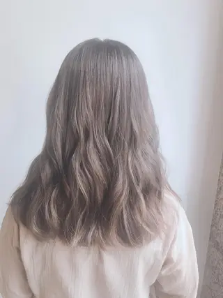 ミディアム カラー 🐺ウルフ/レイヤー 似合わせ‎🤍沙羅のヘアスタイル