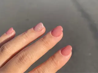 ネイル Nailsalon Repos.所属・Rika🌼 シンプル•マグネットのネイルデザイン