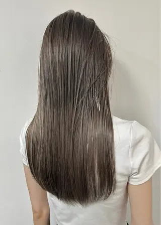 ロング カラー hoNua. 栄/透明感カラーのヘアスタイル