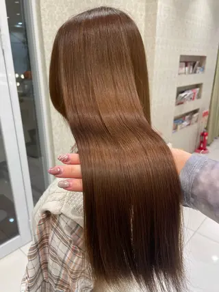 ロング 暖色カラー/ブリーチ なしカラー/艶カラーのヘアスタイル