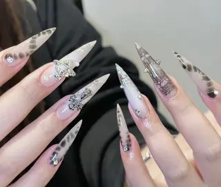 ネイル Pure&Rich Nailのネイルデザイン