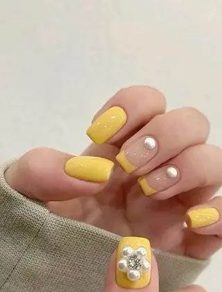 ネイル 高木 維麗絲のネイルデザイン