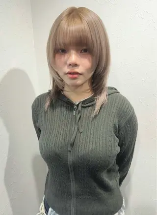 セミロング カラー ハイトーン/レイヤー /艶カラー🎀のヘアスタイル