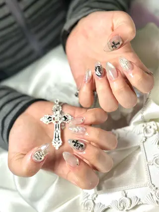 ネイル ルシイ🎀新宿長さ 出しパーツ専門店のネイルデザイン