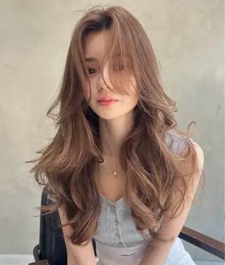 セミロング カラー 【銀座】艶髪/上品な カラー特化/涼/駅近のヘアスタイル