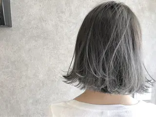 ショート カラー 顔周りレイヤー/韓国 ブリーチminamiのヘアスタイル