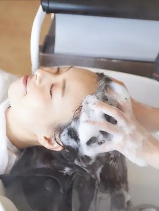 ANFINI所属・倖紫✨ONEカラー 髪質改善🫧のヘアスタイル