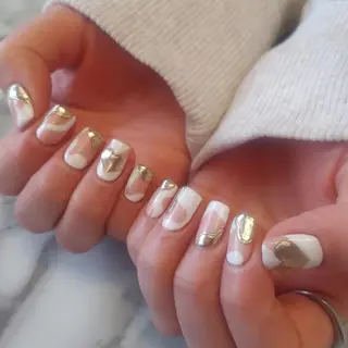 ネイル ジェヌインネイル 河内のネイルデザイン