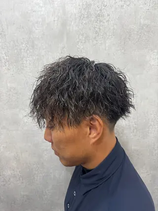 ショート パーマ メンズ 高井 柊のヘアスタイル