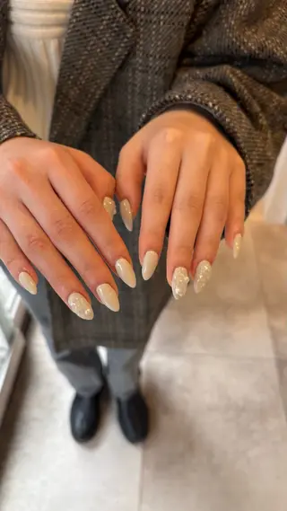 ネイル しおん⭐︎立川 sofaネイリストのネイルデザイン