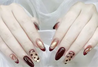 ネイル T. Leeのネイルデザイン