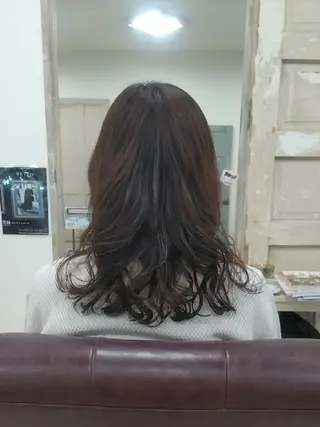 ロング パーマ メリー所属・磯崎 美幸のヘアスタイル