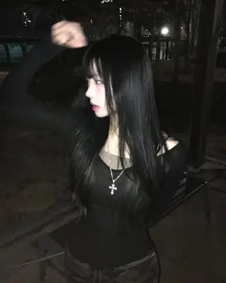 ロング カラー 韓国風暗髪ヘア🤍 🫧MIREIのヘアスタイル