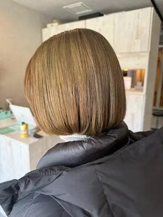 ショート カラー Bish Yanaのヘアスタイル