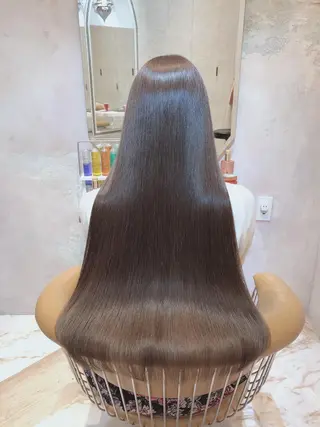 ロング 代表山口ひな 髪質改善のプロのヘアスタイル