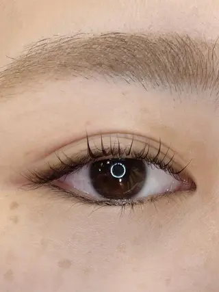 マツエク・マツパ 中野 里咲のヘアスタイル