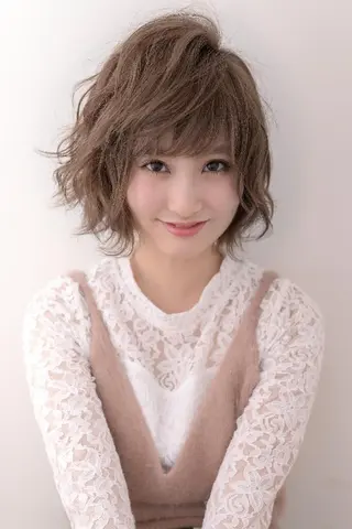 ショート カラー ヘアアレンジ belta 姫路山吹 カラーモデル募集のヘアスタイル