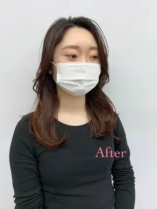 セミロング カラー オチ ハナのヘアスタイル