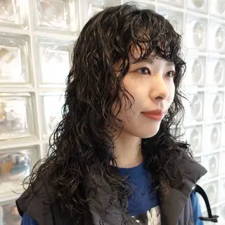 セミロング カラー パーマ ヘアアレンジ 🌐サトウ リョウ🌐のヘアスタイル