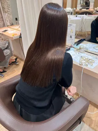 ロング 伊藤 愛美のヘアスタイル