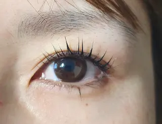 マツエク・マツパ 💜bora .のネイルデザイン