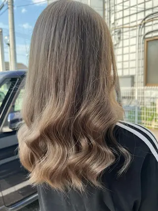 ミディアム 松本 菜那のヘアスタイル