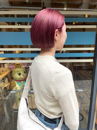 ショート カラー あずまぐち めぐみのヘアスタイル