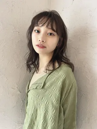 カラー セミロング メグ🫧 ケアスタイリスト✨のヘアスタイル