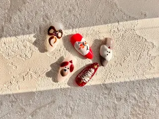 ミディアム Bonheur 【ボヌール】のネイルデザイン