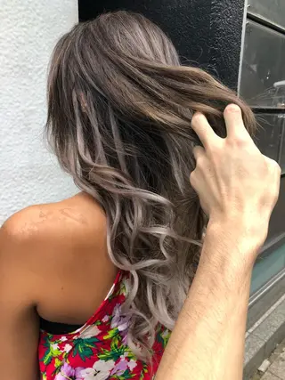 セミロング カラー 100%髪質改善特化 TRUNSのヘアスタイル