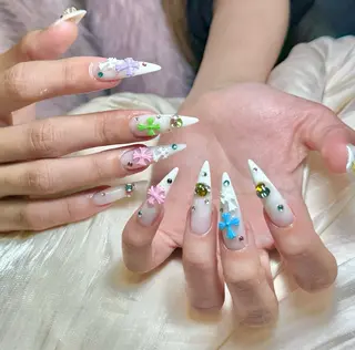 ネイル D‘OPALEサロン所属・さイ どうのネイルデザイン