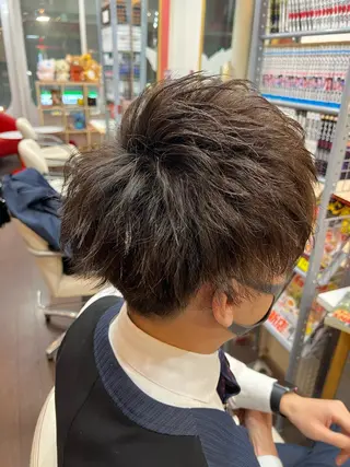 ショート まさき✂︎ブリーチ／ デザインカラーのヘアスタイル