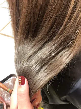 セミロング カラー 艶ハイトーン👑♡ NATSUKIのヘアスタイル