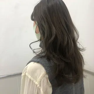 ロング カラー 細川 夕利亜のヘアスタイル
