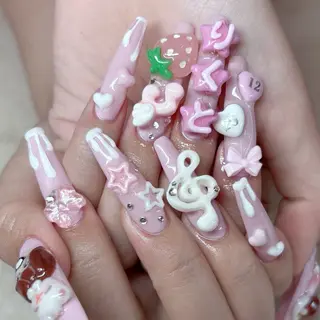 ネイル mimi 高石桃朱のネイルデザイン