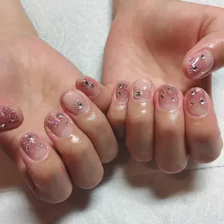 ネイル THECOLORS所属・近貞 莉奈のネイルデザイン