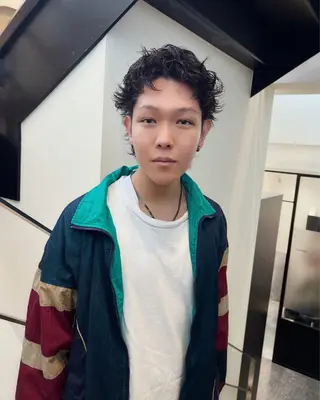 パーマ メンズ Qin shaire salon 原宿verno店所属・【センターパート】 ETO／江藤翼の眉毛・アイブロウイメージ