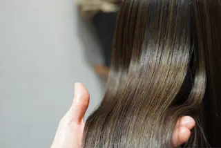 ロング 前田 梨沙のヘアスタイル