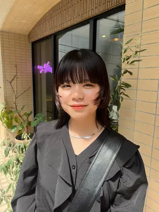 ミディアム こまつばらみお/レイ ヤー/ダブルカラーのヘアスタイル