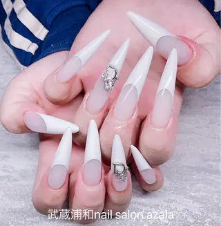 ネイル R inのネイルデザイン